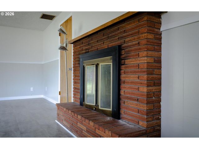 1210 RIVER BEND Rd, Salem, OR 97304