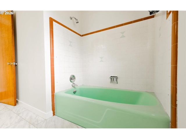 1210 RIVER BEND Rd, Salem, OR 97304