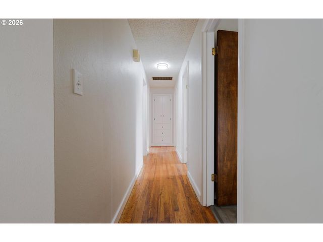 1210 RIVER BEND Rd, Salem, OR 97304