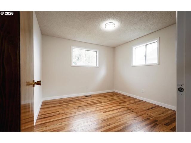 1210 RIVER BEND Rd, Salem, OR 97304