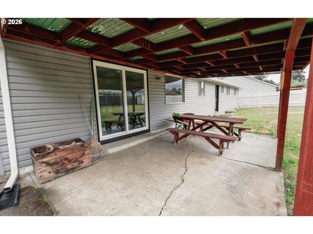 1210 RIVER BEND Rd, Salem, OR 97304