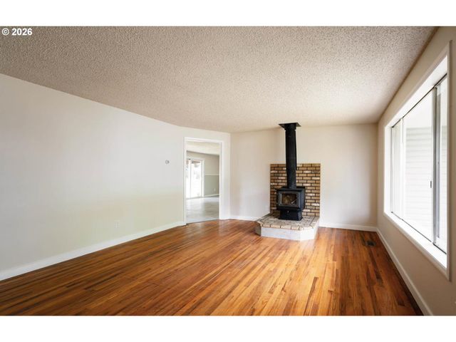 1210 RIVER BEND Rd, Salem, OR 97304