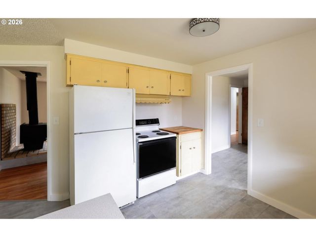 1210 RIVER BEND Rd, Salem, OR 97304