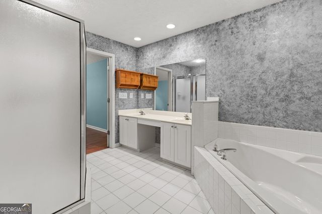 2584 Rockwood Way SW, Stone Mountain, GA 30087