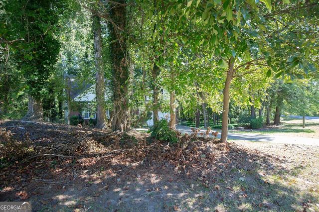 2584 Rockwood Way SW, Stone Mountain, GA 30087