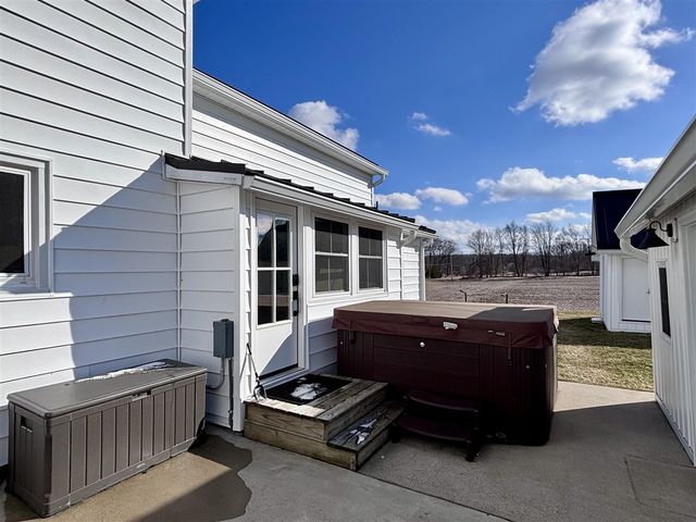 69640 Carls Road, Sturgis, MI 49091