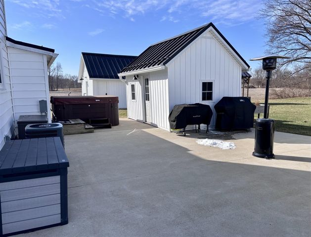 69640 Carls Road, Sturgis, MI 49091