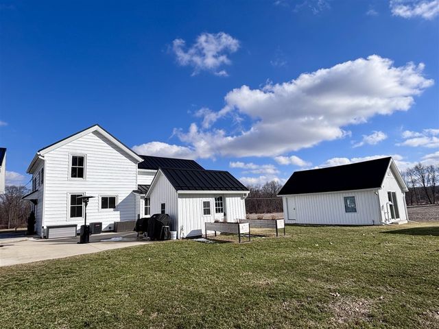 69640 Carls Road, Sturgis, MI 49091