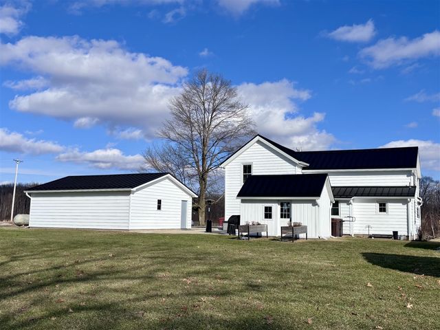 69640 Carls Road, Sturgis, MI 49091