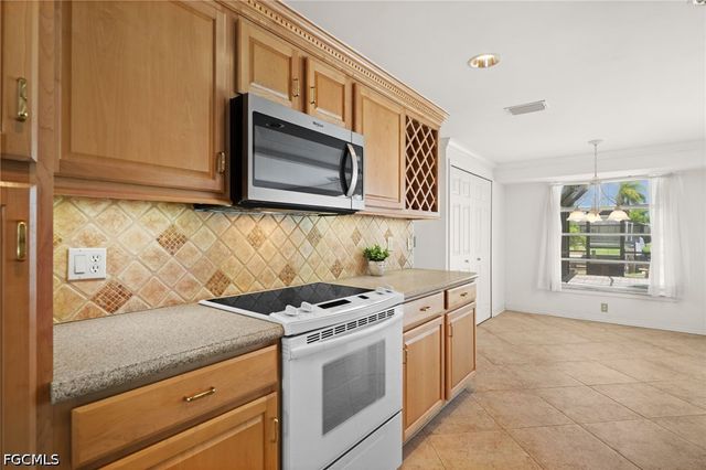 4102 SE 1st PL, Cape Coral, FL 33904