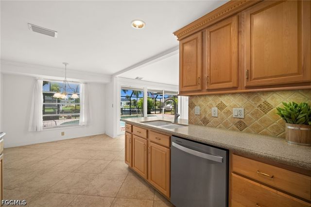 4102 SE 1st PL, Cape Coral, FL 33904