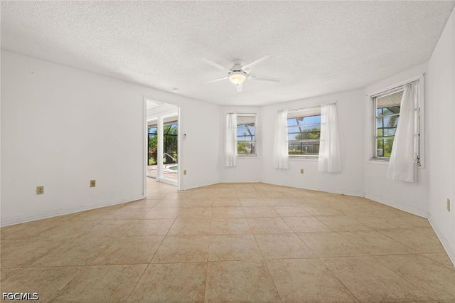 4102 SE 1st PL, Cape Coral, FL 33904