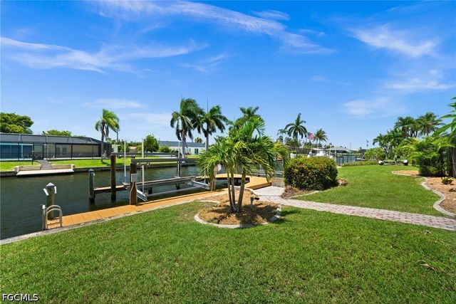 4102 SE 1st PL, Cape Coral, FL 33904