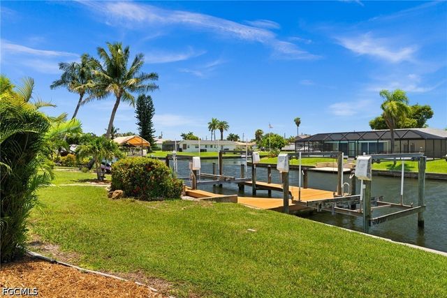 4102 SE 1st PL, Cape Coral, FL 33904