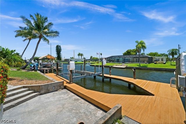 4102 SE 1st PL, Cape Coral, FL 33904