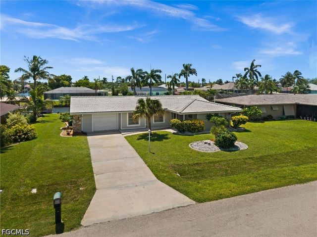 4102 SE 1st PL, Cape Coral, FL 33904
