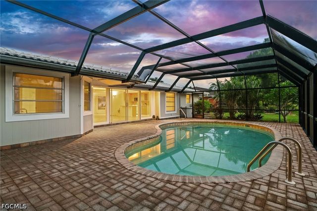 4102 SE 1st PL, Cape Coral, FL 33904