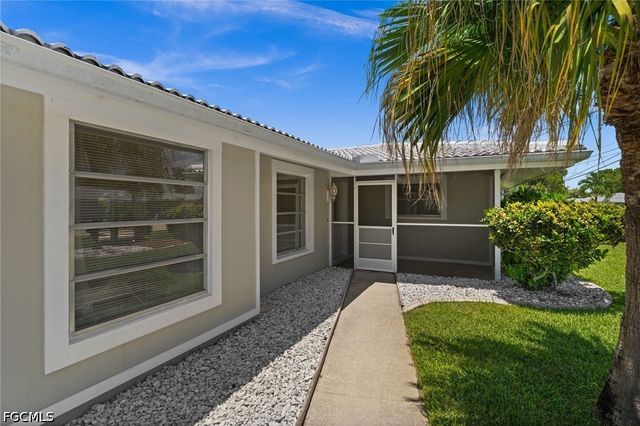 4102 SE 1st PL, Cape Coral, FL 33904