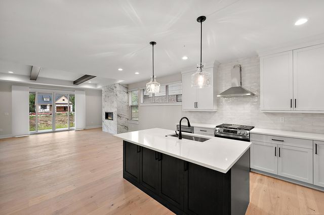 5908 Willow Grove Drive, Troy, MI 48085