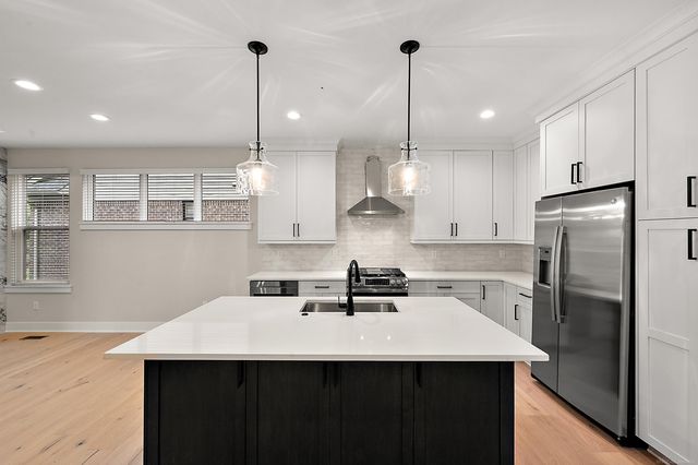 5908 Willow Grove Drive, Troy, MI 48085