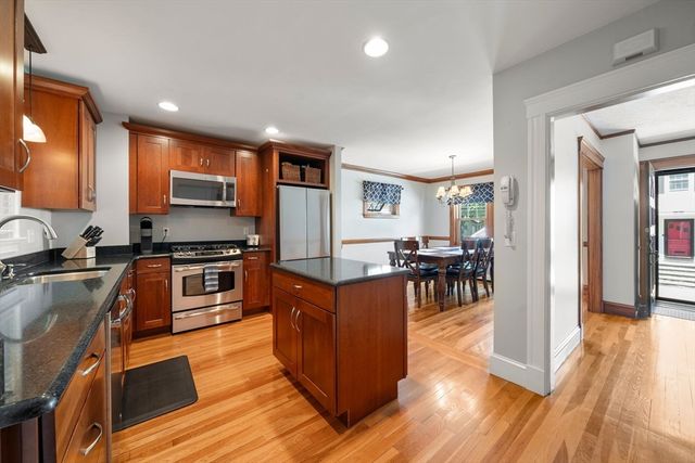 10 Barclay Road, Boston, MA 02132