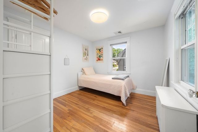 10 Barclay Road, Boston, MA 02132