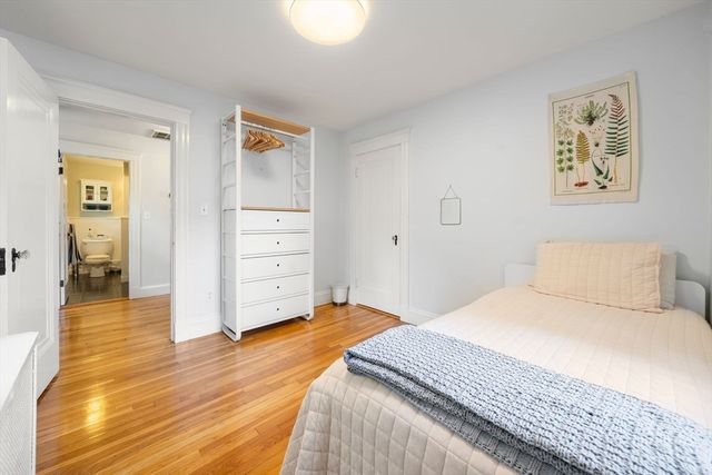 10 Barclay Road, Boston, MA 02132