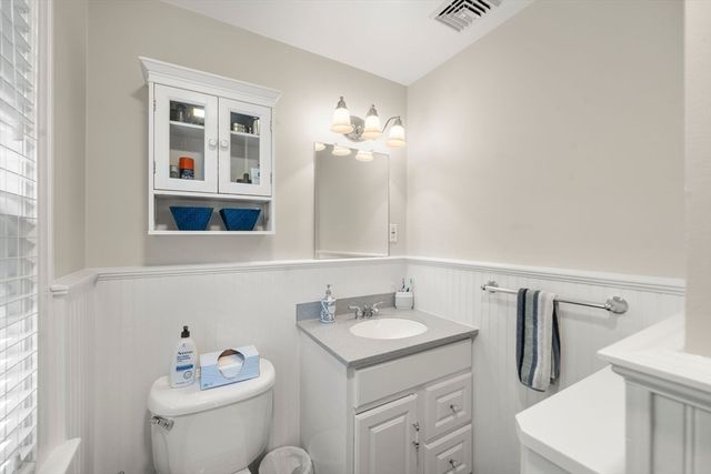 10 Barclay Road, Boston, MA 02132