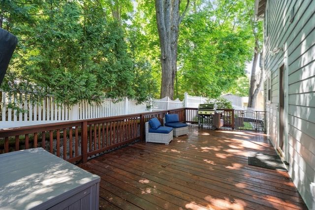 10 Barclay Road, Boston, MA 02132