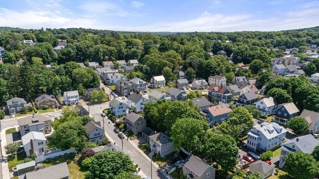 10 Barclay Road, Boston, MA 02132