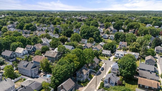 10 Barclay Road, Boston, MA 02132