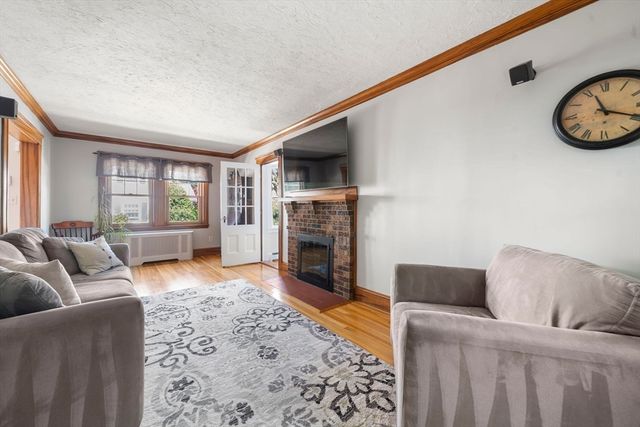 10 Barclay Road, Boston, MA 02132