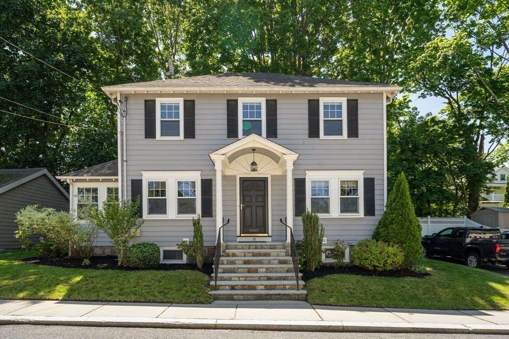 10 Barclay Road, Boston, MA 02132