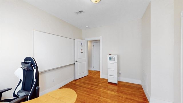 33 Plainfield 2, Boston, MA 02130