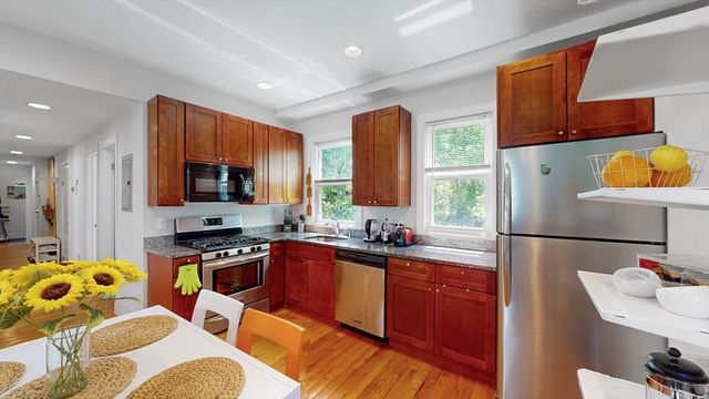 33 Plainfield 2, Boston, MA 02130