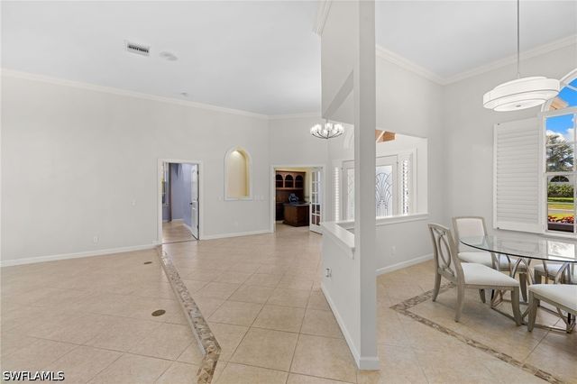2035 Castle Garden LN, Naples, FL 34110