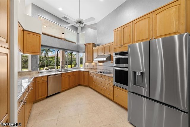 2035 Castle Garden LN, Naples, FL 34110