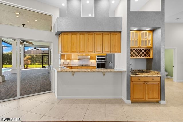 2035 Castle Garden LN, Naples, FL 34110