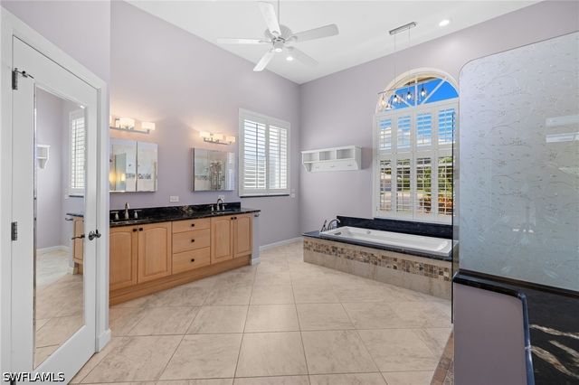 2035 Castle Garden LN, Naples, FL 34110