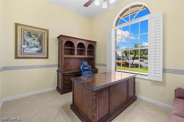 2035 Castle Garden LN, Naples, FL 34110