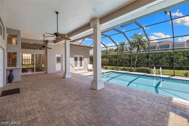 2035 Castle Garden LN, Naples, FL 34110