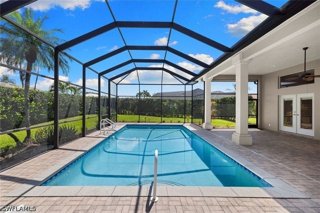 2035 Castle Garden LN, Naples, FL 34110