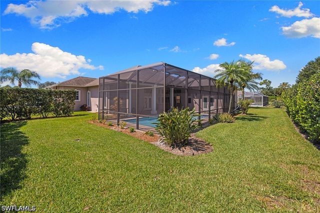 2035 Castle Garden LN, Naples, FL 34110