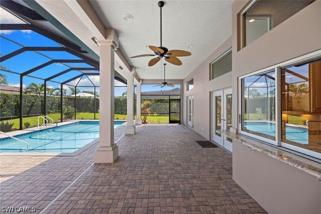 2035 Castle Garden LN, Naples, FL 34110