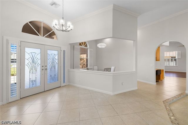 2035 Castle Garden LN, Naples, FL 34110