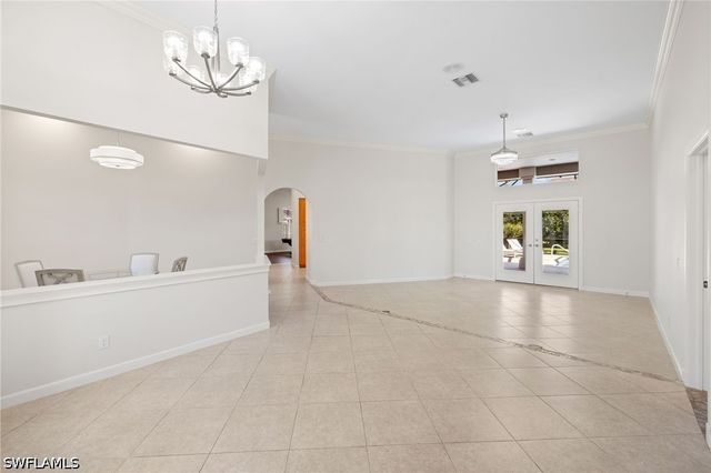 2035 Castle Garden LN, Naples, FL 34110