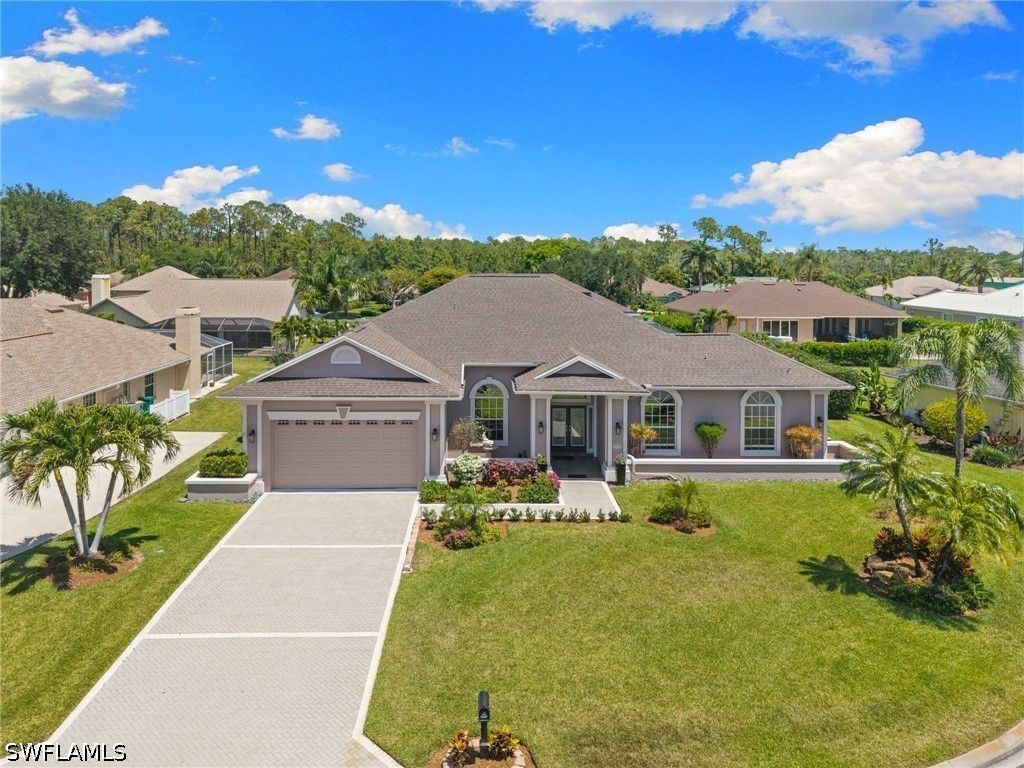 2035 Castle Garden LN, Naples, FL 34110