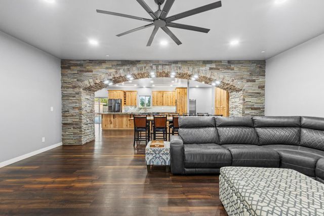 11369 Loma Rica Rd, Marysville, CA 95901