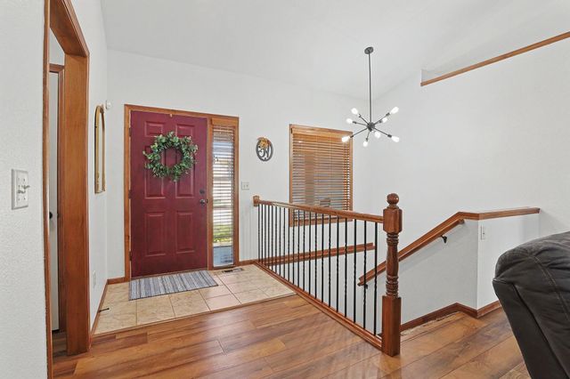 2113 N Walnut Creek Dr, Derby, KS 67037