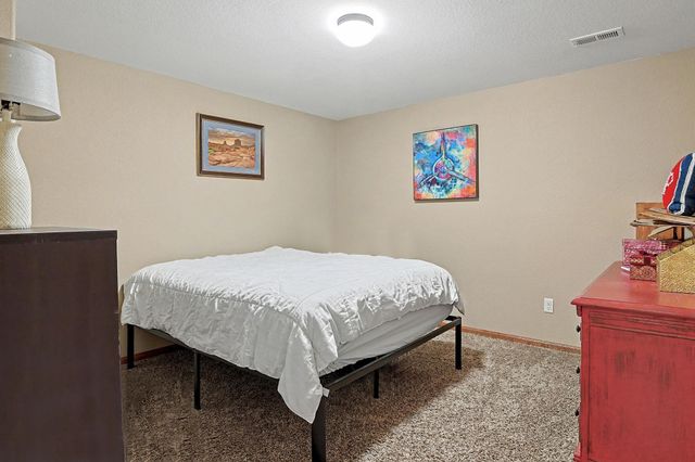 2113 N Walnut Creek Dr, Derby, KS 67037